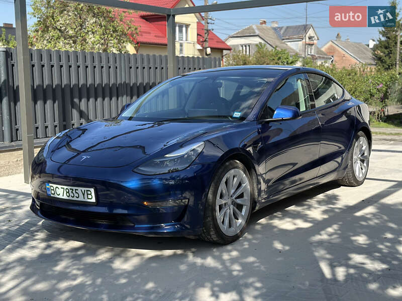 Седан Tesla Model 3 2022 в Львові