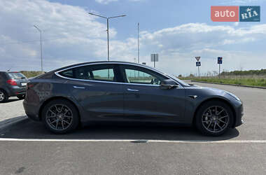 Седан Tesla Model 3 2019 в 