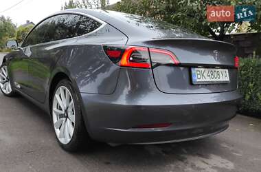 Седан Tesla Model 3 2018 в 