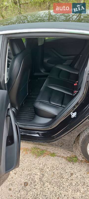 Седан Tesla Model 3 2019 в Коломиї