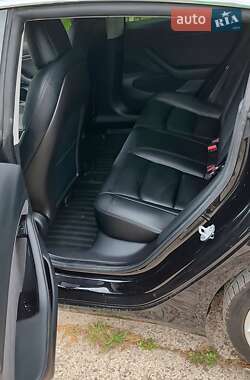 Седан Tesla Model 3 2019 в 