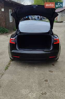 Седан Tesla Model 3 2019 в 