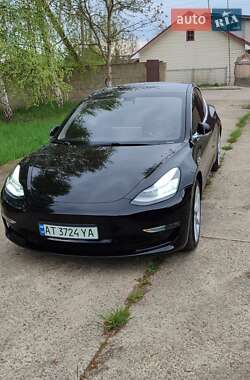 Седан Tesla Model 3 2019 в Коломые