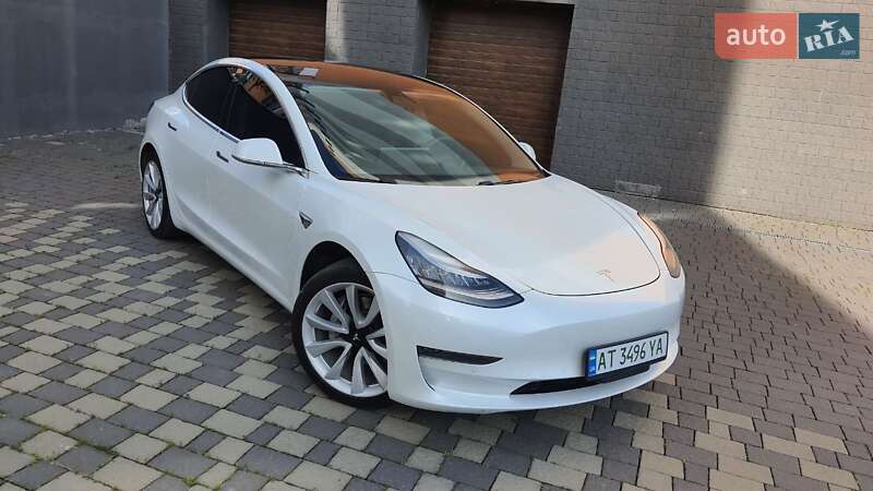 Седан Tesla Model 3 2019 в 