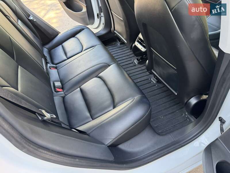 Седан Tesla Model 3 2019 в Полтаве