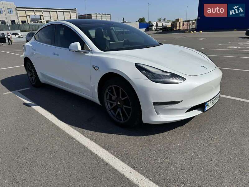 Седан Tesla Model 3 2019 в Полтаве