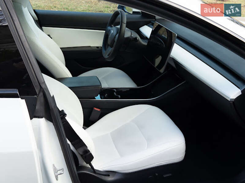 Седан Tesla Model 3 2019 в Львове фото 7 Седан Tesla Model 3 2019 в Львове