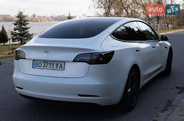 Седан Tesla Model 3 2019 в 