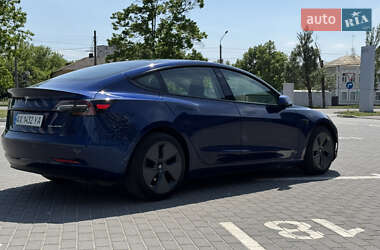Седан Tesla Model 3 2021 в 
