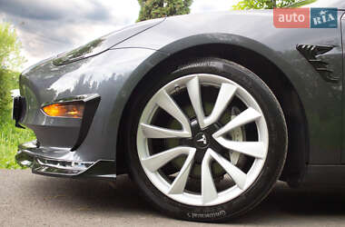 Седан Tesla Model 3 2018 в 