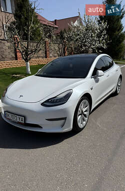 Седан Tesla Model 3 2020 в Ровно
