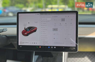 Седан Tesla Model 3 2019 в 