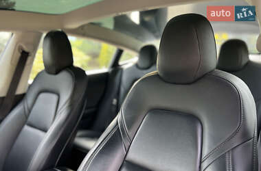 Седан Tesla Model 3 2019 в 