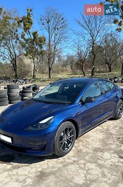 Седан Tesla Model 3 2022 в Львове
