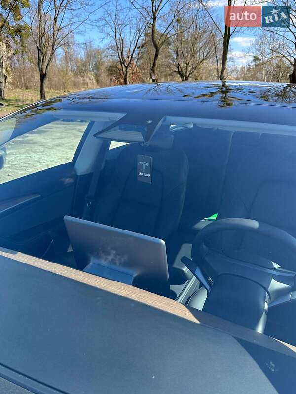 Седан Tesla Model 3 2022 в Львове