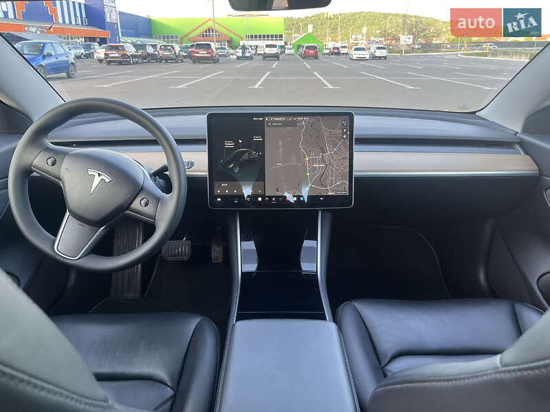 Седан Tesla Model 3 2019 в Мукачево