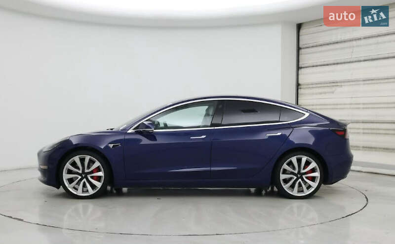Седан Tesla Model 3 2018 в Львові