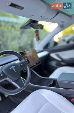 Седан Tesla Model 3 2020 в 