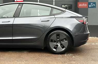 Седан Tesla Model 3 2021 в 
