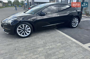 Седан Tesla Model 3 2020 в 