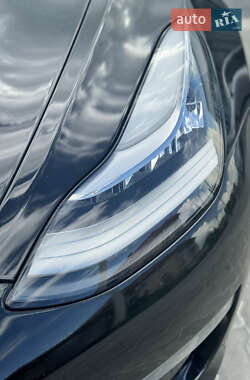 Седан Tesla Model 3 2020 в 