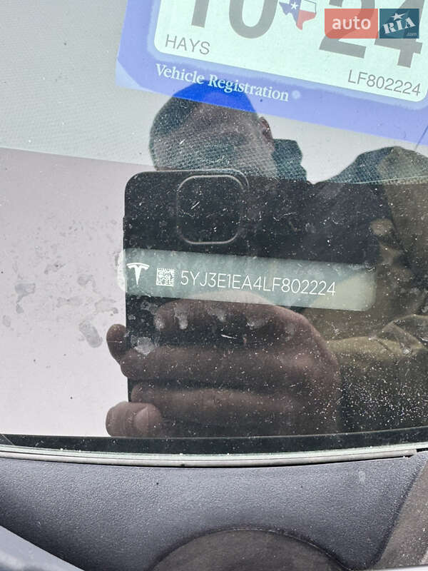 Седан Tesla Model 3 2020 в Ужгороде