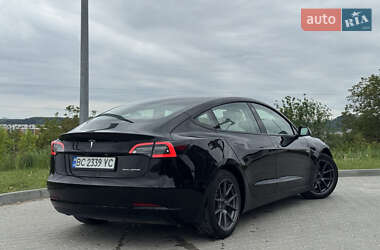 Седан Tesla Model 3 2020 в 