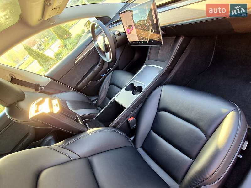 Седан Tesla Model 3 2021 в Одессе