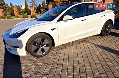 Седан Tesla Model 3 2021 в 