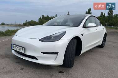 Седан Tesla Model 3 2021 в 