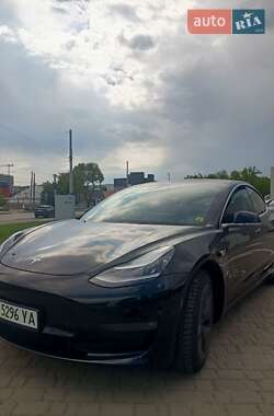 Седан Tesla Model 3 2019 в Львове