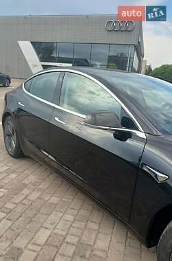 Седан Tesla Model 3 2019 в Львове