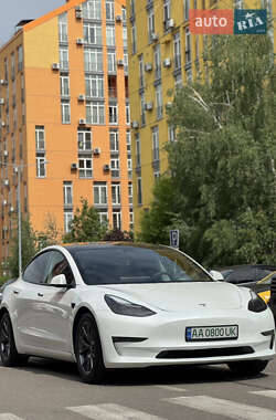 Седан Tesla Model 3 2021 в Киеве