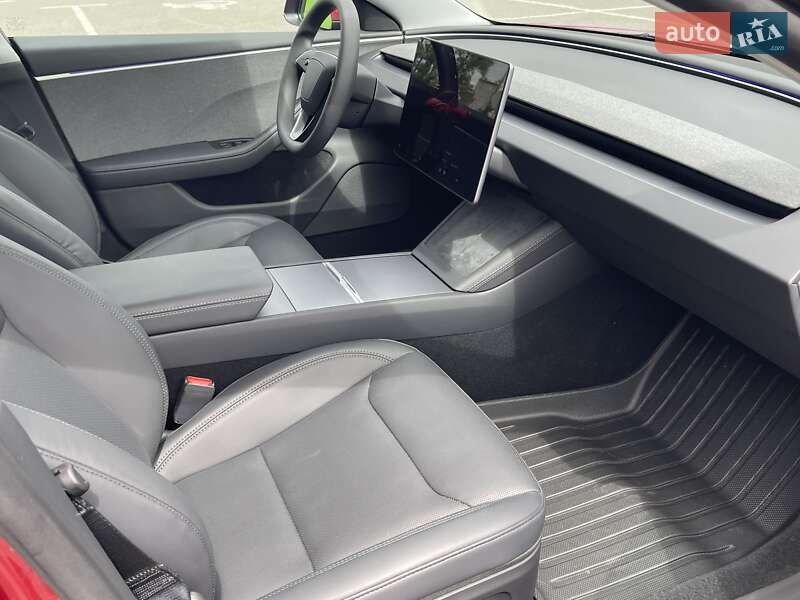 Внедорожник / Кроссовер Tesla Model 3 2024 в Киеве