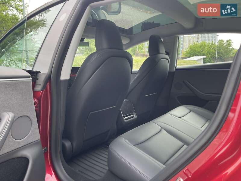 Внедорожник / Кроссовер Tesla Model 3 2024 в Киеве