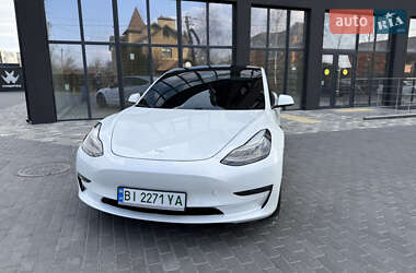 Седан Tesla Model 3 2021 в 