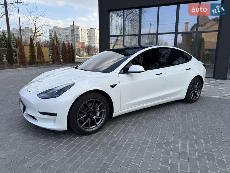 Седан Tesla Model 3 2021 в Полтаве