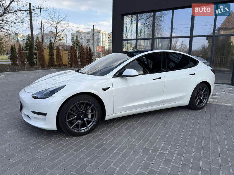 Седан Tesla Model 3 2021 в Полтаве
