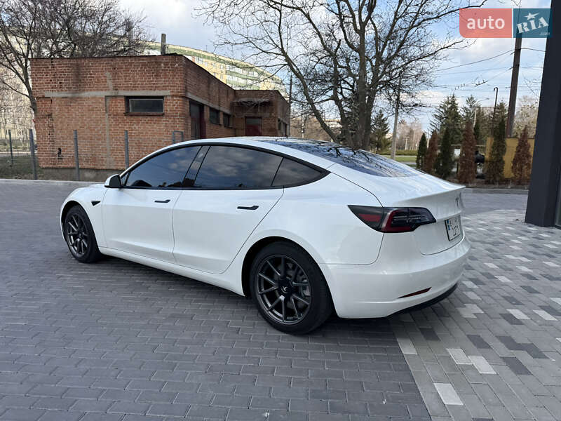 Седан Tesla Model 3 2021 в Полтаве