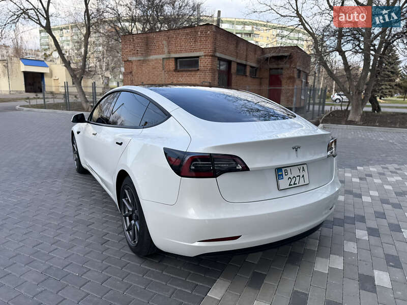 Седан Tesla Model 3 2021 в Полтаве