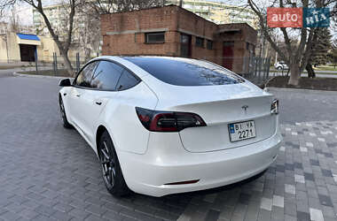 Седан Tesla Model 3 2021 в 
