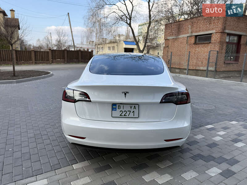 Седан Tesla Model 3 2021 в Полтаве
