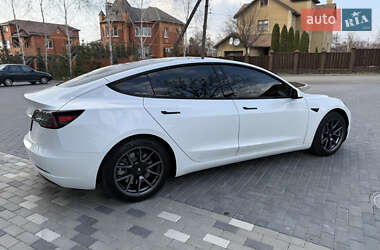 Седан Tesla Model 3 2021 в 