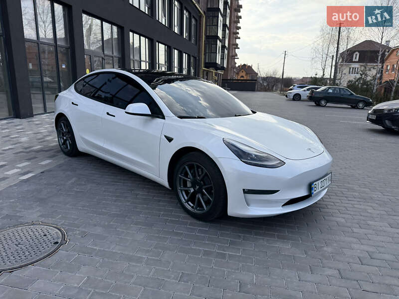 Седан Tesla Model 3 2021 в Полтаве