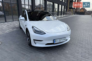 Седан Tesla Model 3 2021 в 
