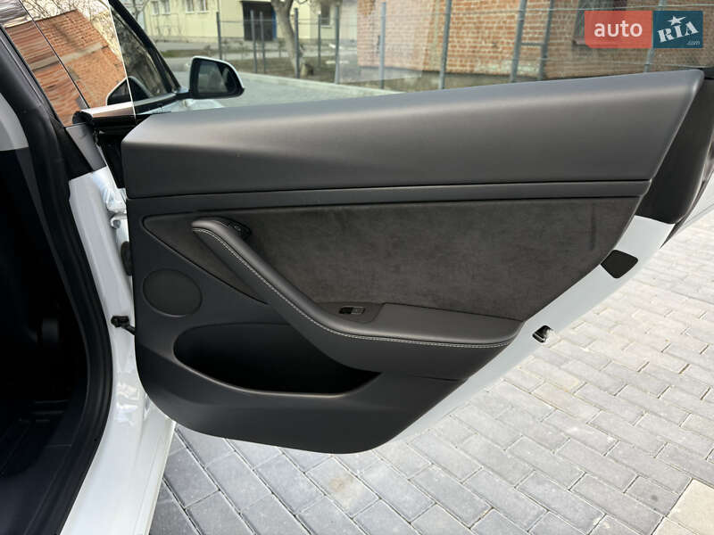 Седан Tesla Model 3 2021 в Полтаве