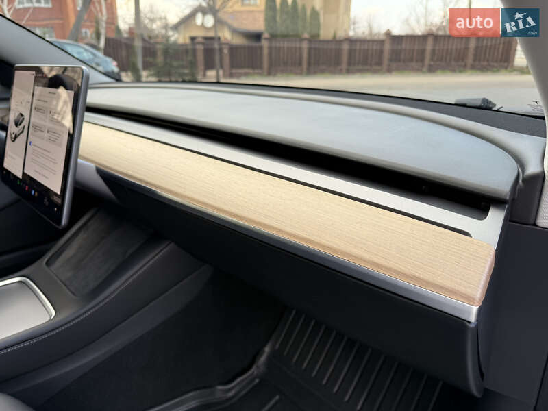 Седан Tesla Model 3 2021 в Полтаве