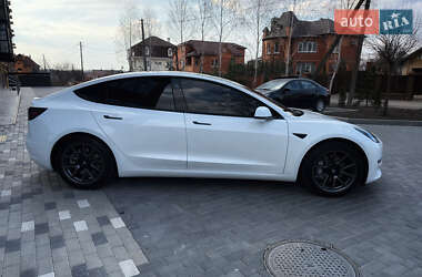 Седан Tesla Model 3 2021 в 