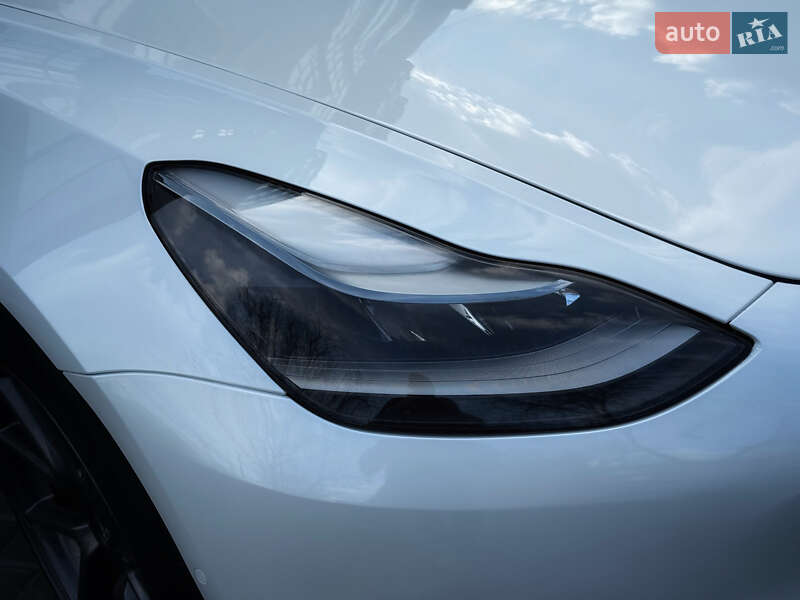 Седан Tesla Model 3 2021 в Полтаве