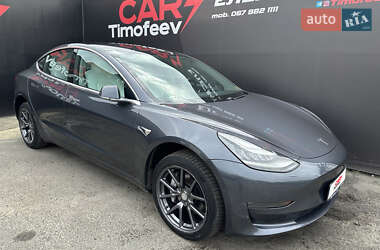Седан Tesla Model 3 2018 в Киеве